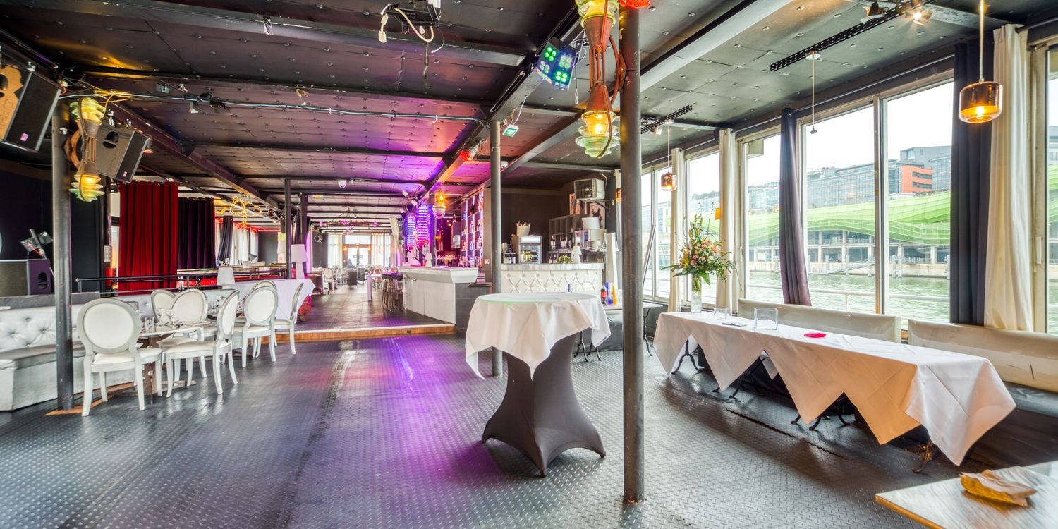 Le Café Barge réserver