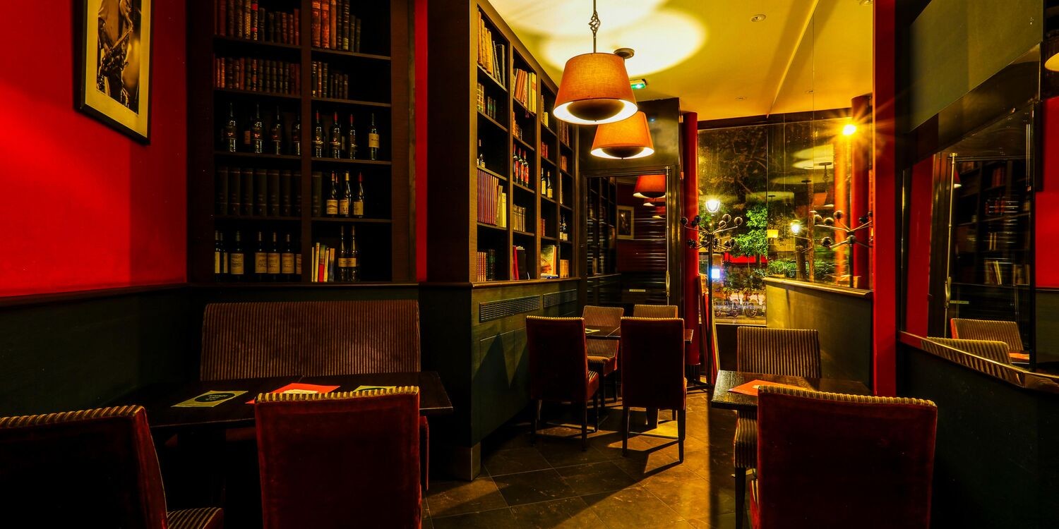 Attitude Bar réserver